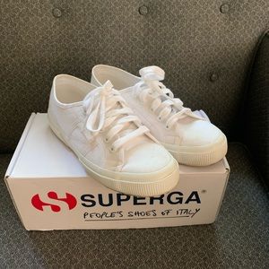 Almost new Superga classic, size 6.